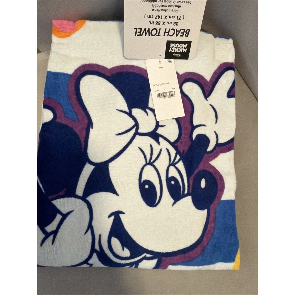 Mickey Mouse & Friends Minnie Mouse Beach Towel 28